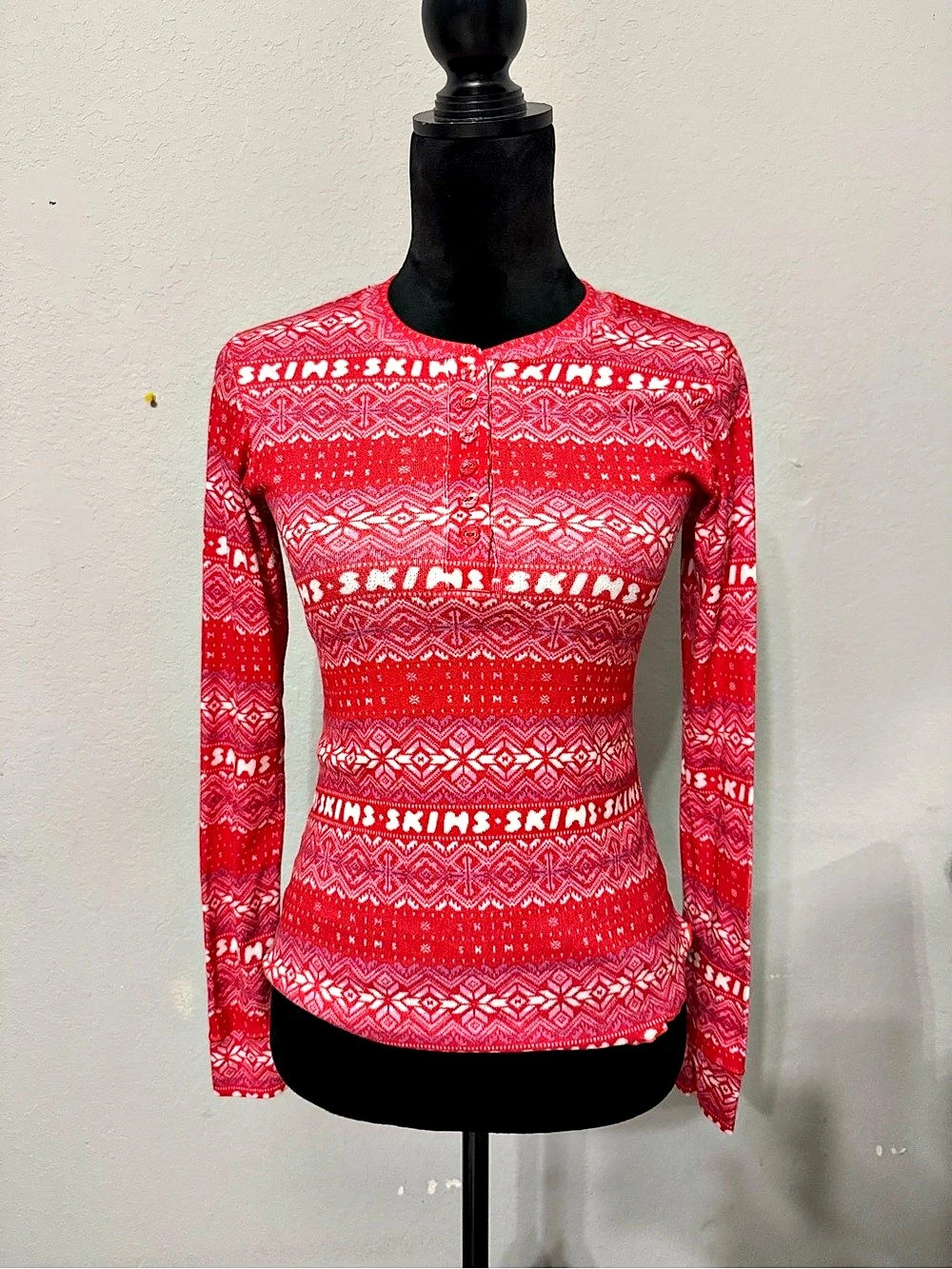 SKIMS Long Sleeve Geometric Top in Red & White Size Medium